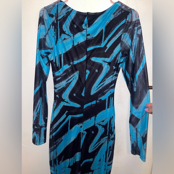 Blue dress💙 - Picture 4 of 5